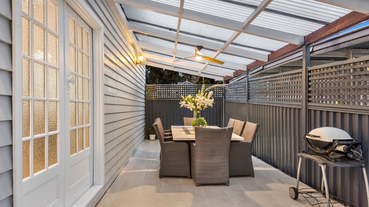 Bendigo House | LUX RENOVATED ENTIRE COTTAGE WALK TO BENDIGO CBD, GYM, PUB, LAKE, ROSALIND PARK