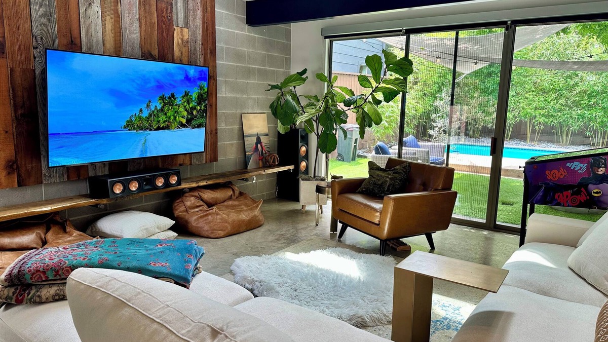 Woodland Heights House | Lux Resort Style Modern Home - 3500 SQ FT - Pool