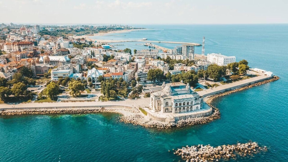 Constanta Apartment | ☀️ Lux Rooftop Studio w. Large 🌊 View Terrace