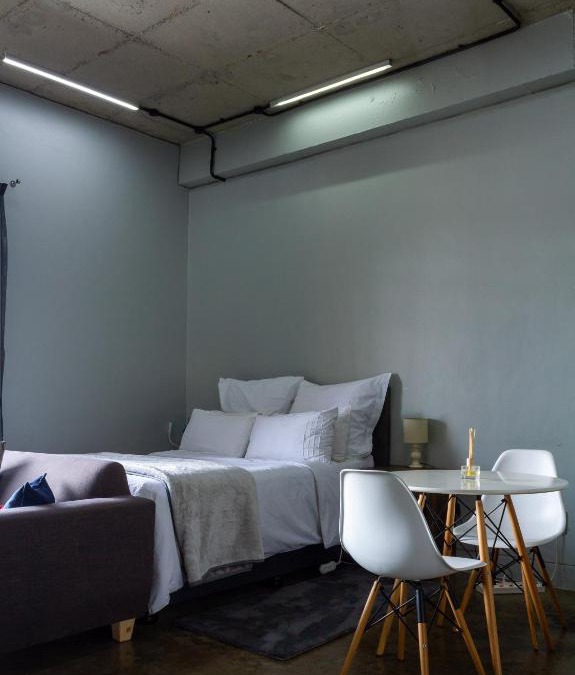 Downtown Johannesburg Apartment | Lux Studio Apartment @ Hallmark House