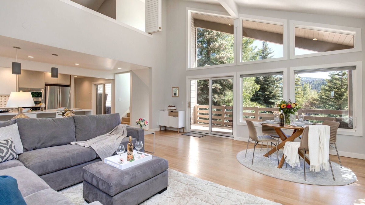 Deer Valley House | Lux Townhome, Central Location, Hot Tub, EV Charging + Short Walk to Free Shuttle!