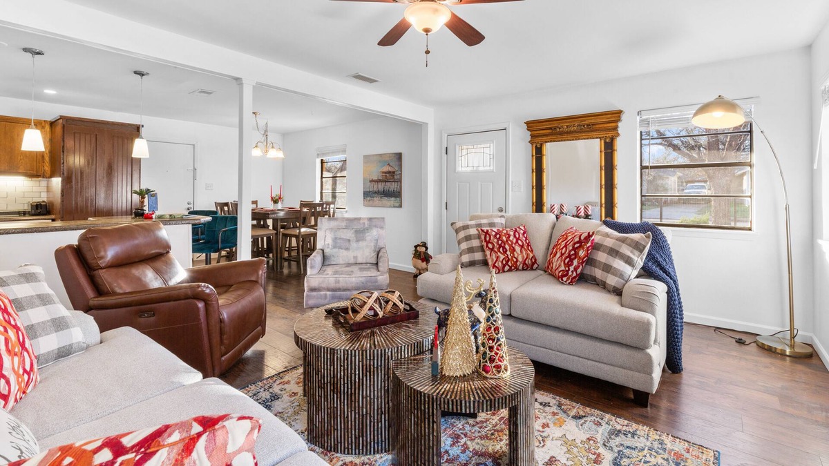 Abilene House | Lux Villa Stay on Palm Street!