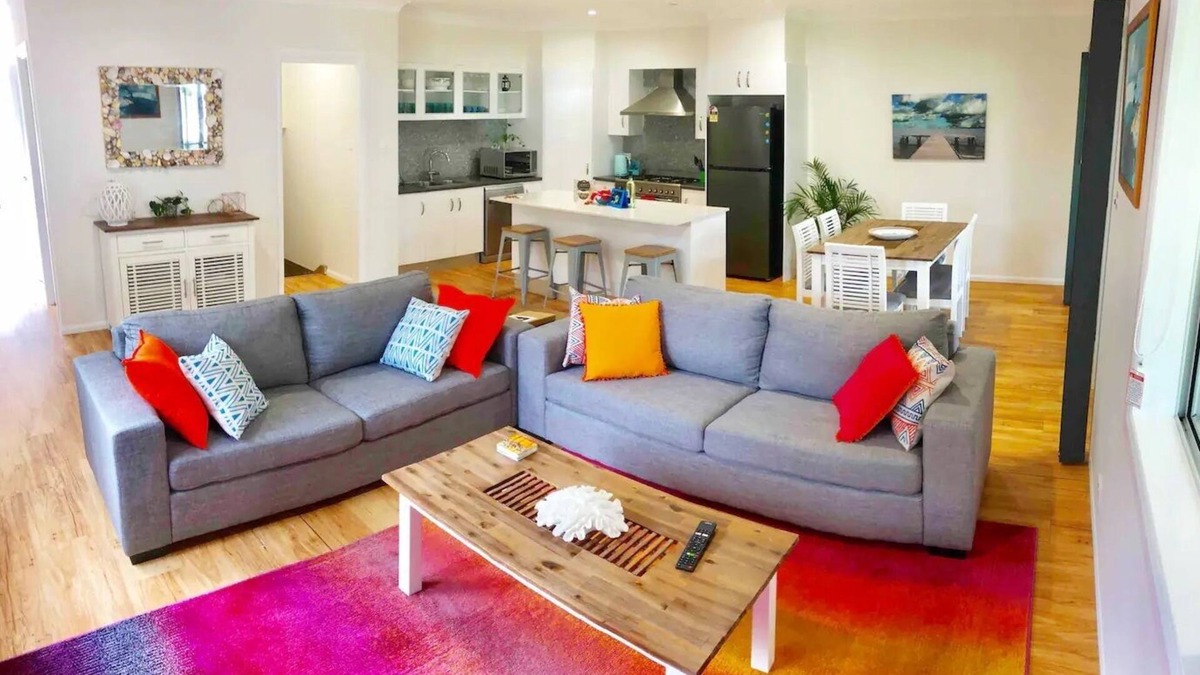 Yamba House | LUXE 1 bed retreat! Spacious, central location, NEW everything