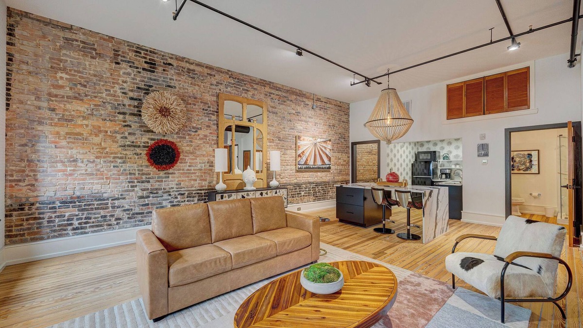 River District Apartment | Luxe 220, Unit 5 - Adjacent City View Suites, Managed by BlueStar Real Estate