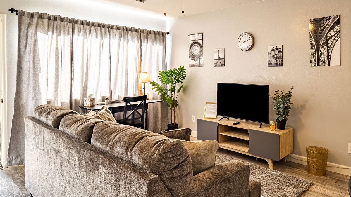 Carmichael Apartment | Luxe 2B in Sunny Carmichael | Netflix | Work Desk