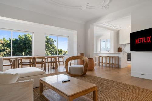 Darling Point Apartment | Luxe 3BR Full-Floor Suite with Views Darling Point