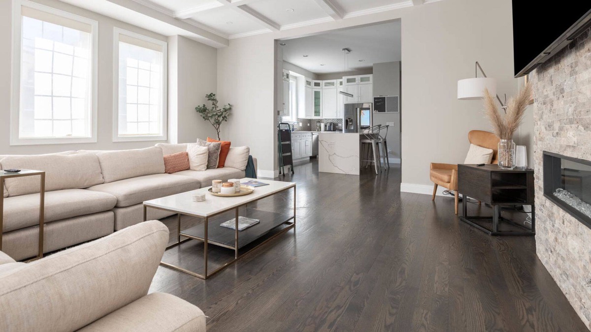 Grand Boulevard House | Luxe 4BR Chicago Home W/ Gym