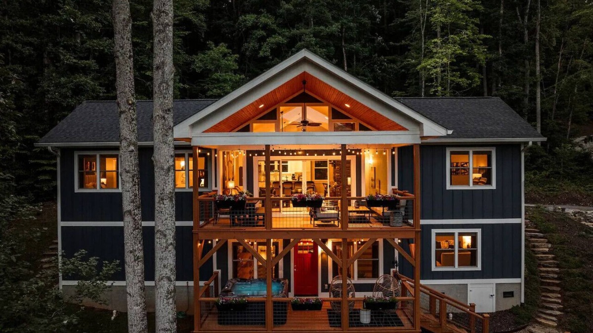 Swannanoa Apartment | Luxe 5 mi. to Asheville HotTub FirePit Epic Mountain Views