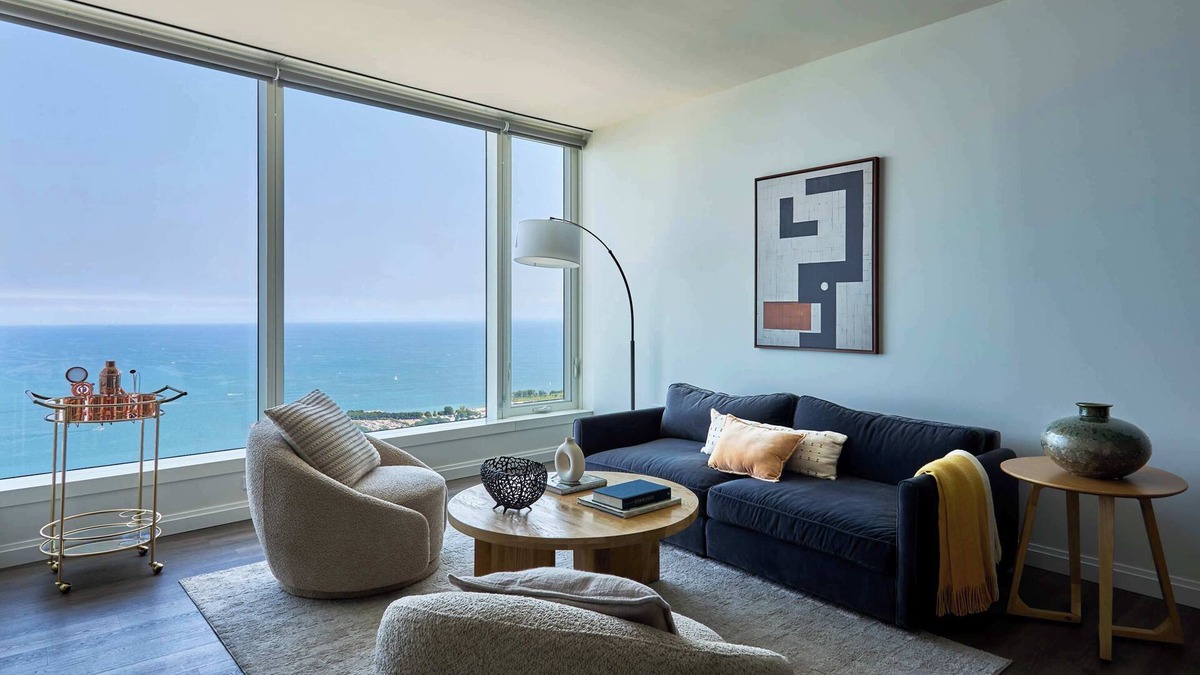 The Loop Apartment | Luxe 67th Flr 2BR: Endless Lake Views, Top Skydeck
