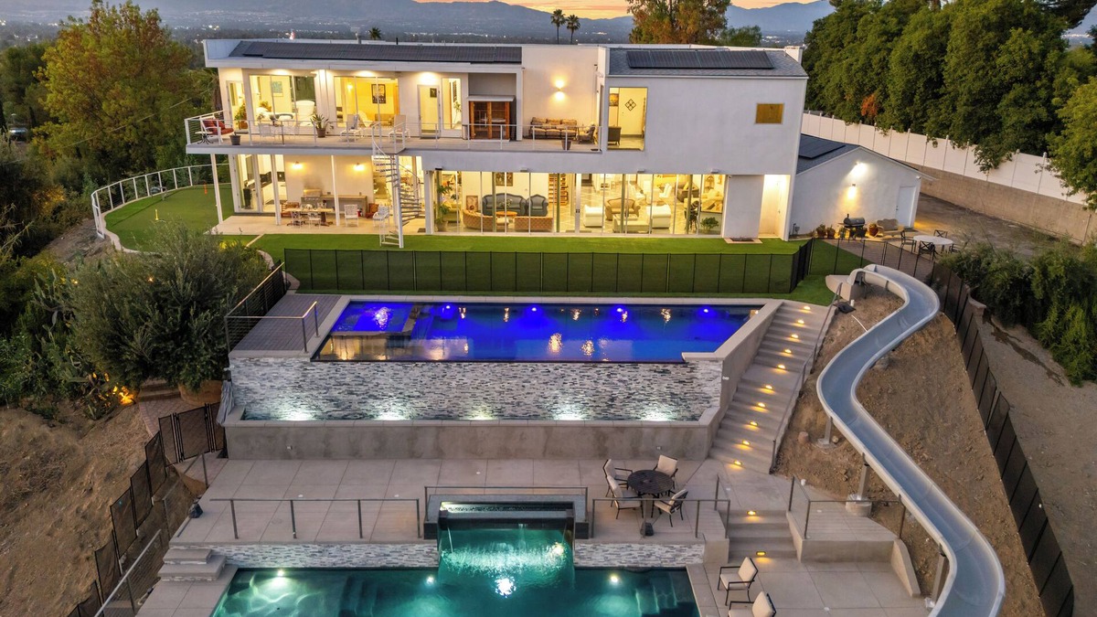 Woodland Hills Villa | Luxe 8000 sqft w/2 Pools, Sauna, Putting Green, Game Room | Alta Vista Estate