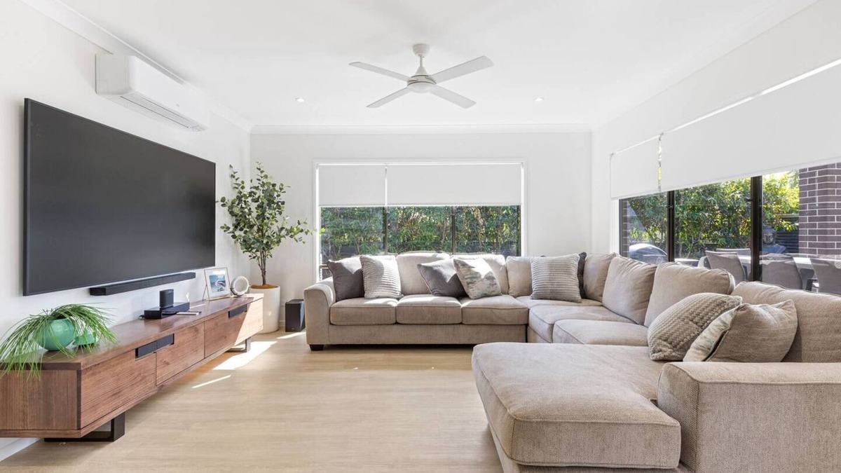 Urangan House | Luxe By The Marina Hamptons Chic at Hervey Bay