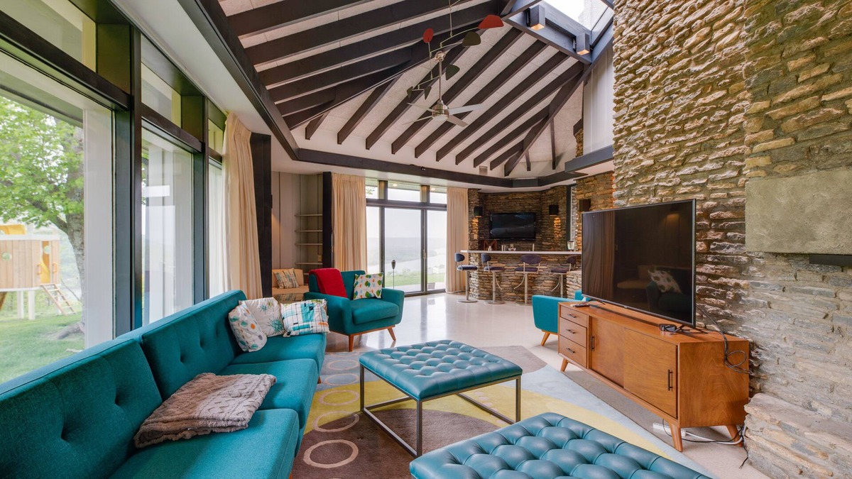 Delhi Hills House | Luxe Cincinnati Home Rental w/ Ohio River Views!