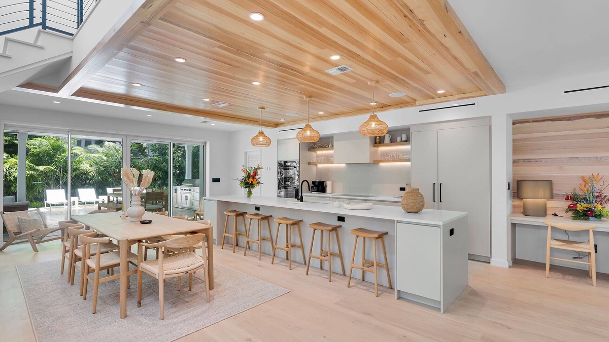 Downtown House | Luxe Designer Oasis + Guest House steps off Duval