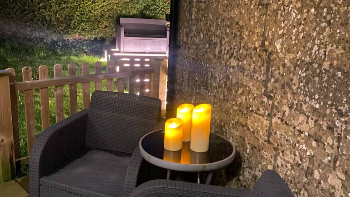 Gillingham House | Luxe Entire Bungalow Based In Dorset, Hot Tub, Pet Friendly, Modern