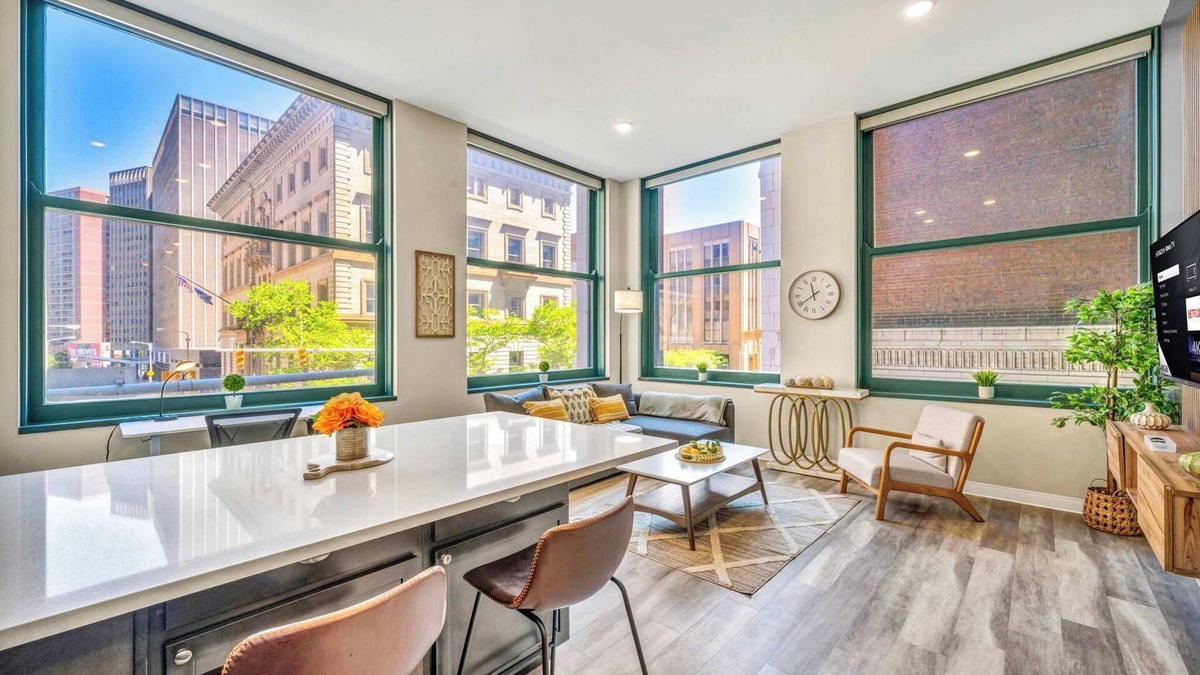 Gateway District Apartment | Luxe Flat w/Heated Pool & Sauna Gym Heart of DT
