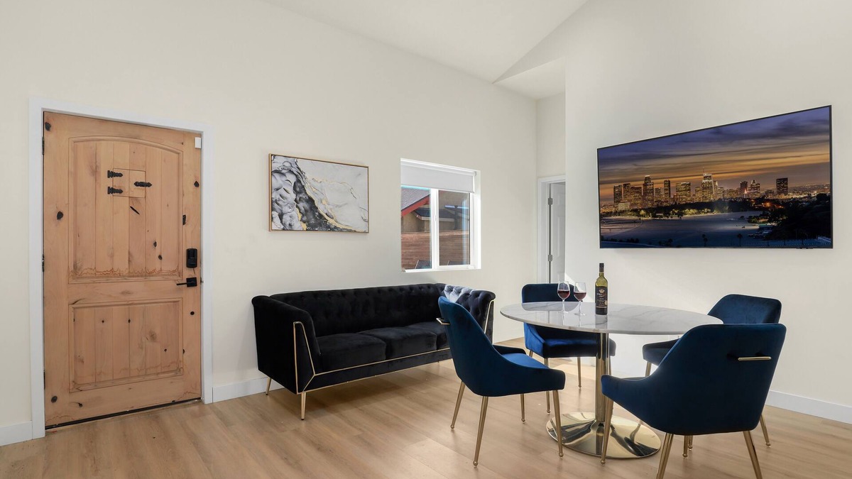Los Angeles House | LUXE Guesthome w/Pool & Spa Near LAX & Sofi