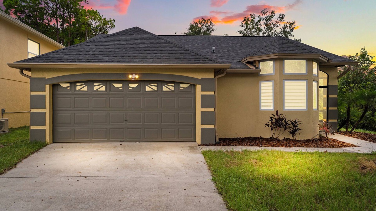 West Kissimmee Villa | Luxe Hideaway 3BR/2BA Full Privacy/Pool/Backyard