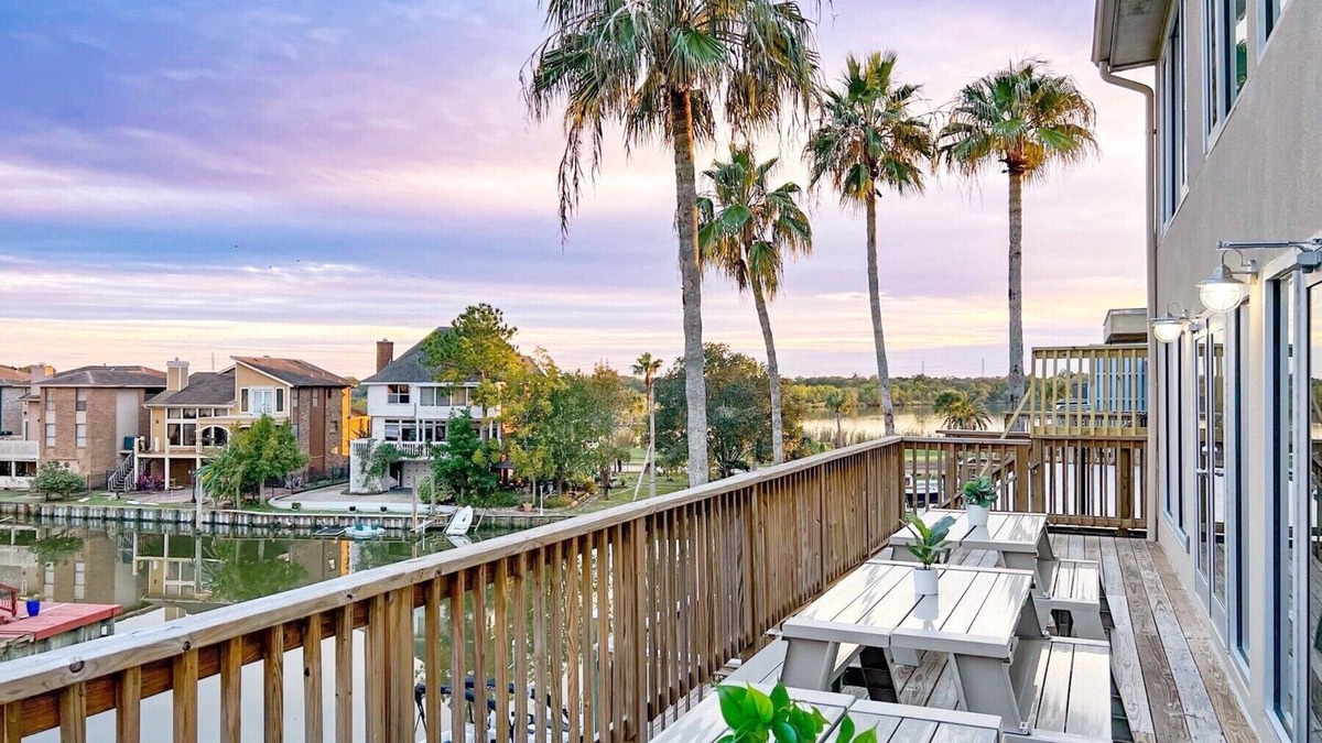 Nassau Bay House | Luxe King 5BR House I Waterfront Fishing Game I NASA