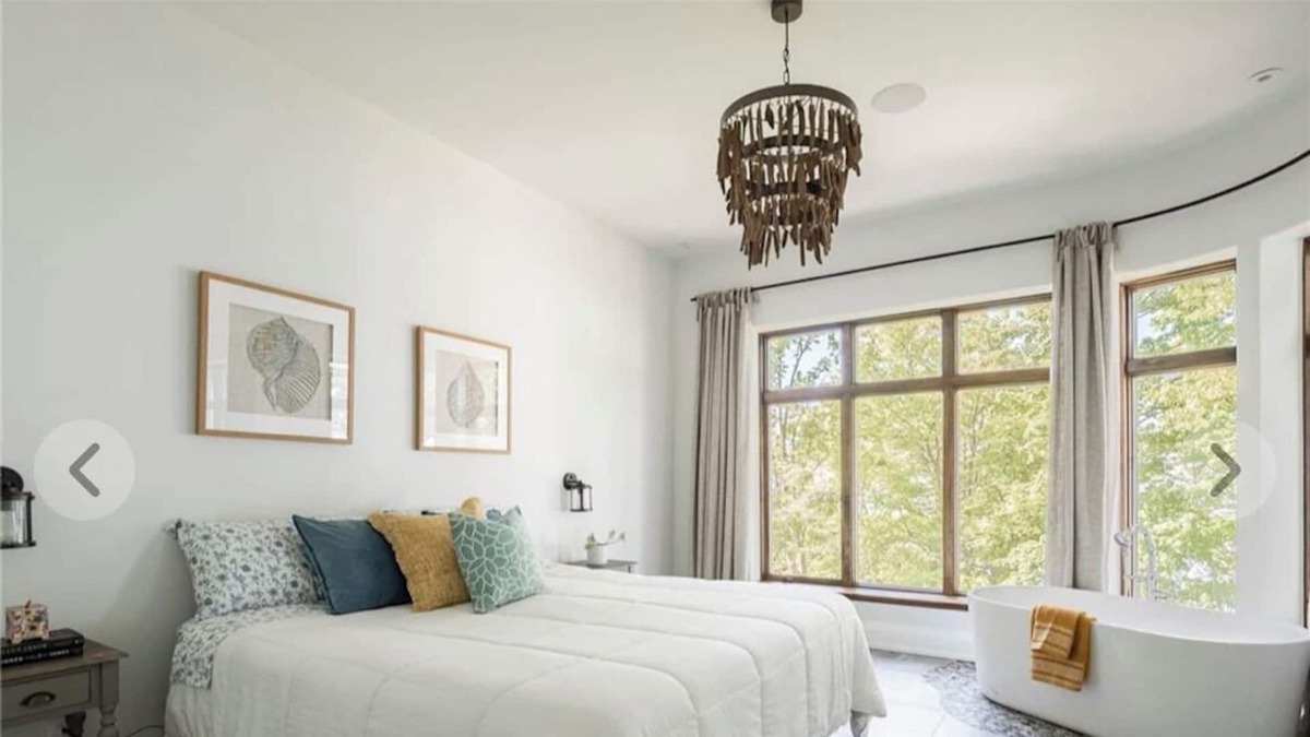 Wainfleet House | Luxe Lake House