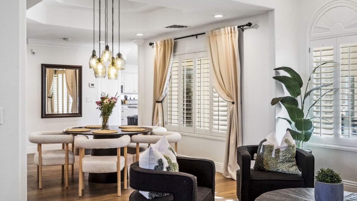 Paradise House | Luxe Las Vegas Villa: Pickleball & Heated Pool Fun