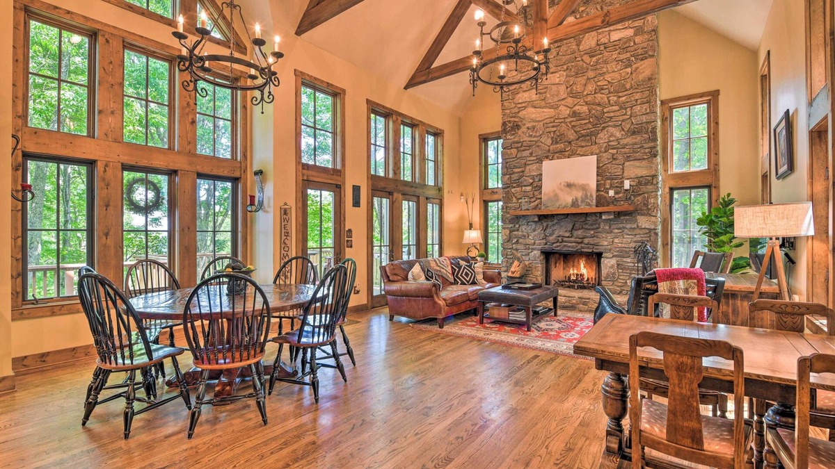 Waynesville House | Luxe Lodge Near Smoky Mountains: Views & Hot Tub!