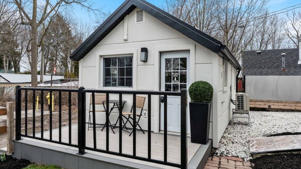 Port Dover Condo | Luxe Lodges on Lake Erie ~ Bunkie ~ Beach Access