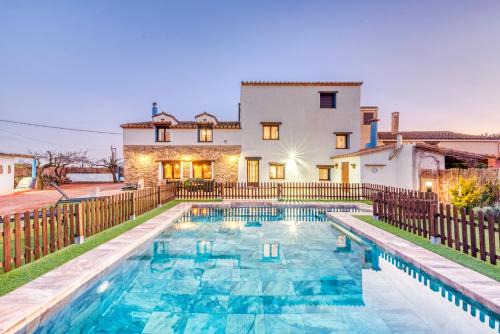 Vall d'Alba Apartment | Luxe Mediterranean Masia BBQ Pool Chillout
