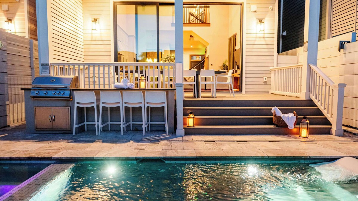 Faubourg Lafayette Hotel | Luxe Modern Home | Heated Pool & Spa