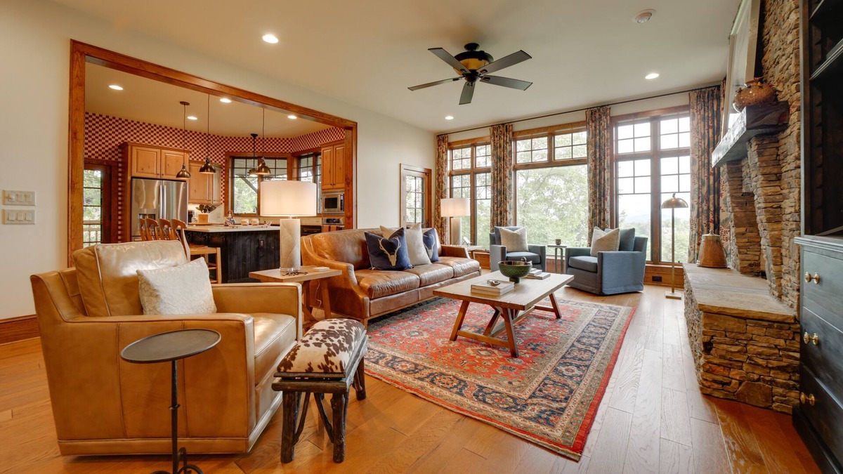 Cashiers Villa | Luxe Mountain-View Cashiers Villa w/ Covered Deck!