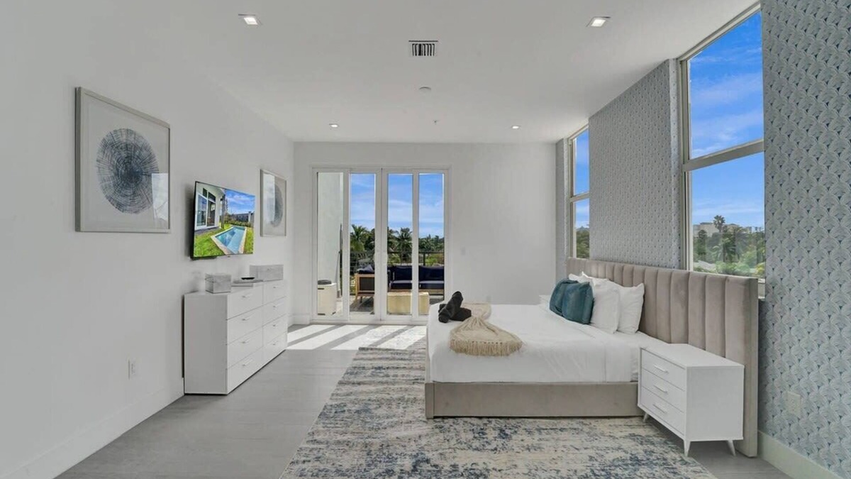 Lake Ridge House | Luxe NEW Modern Home with Pool - N