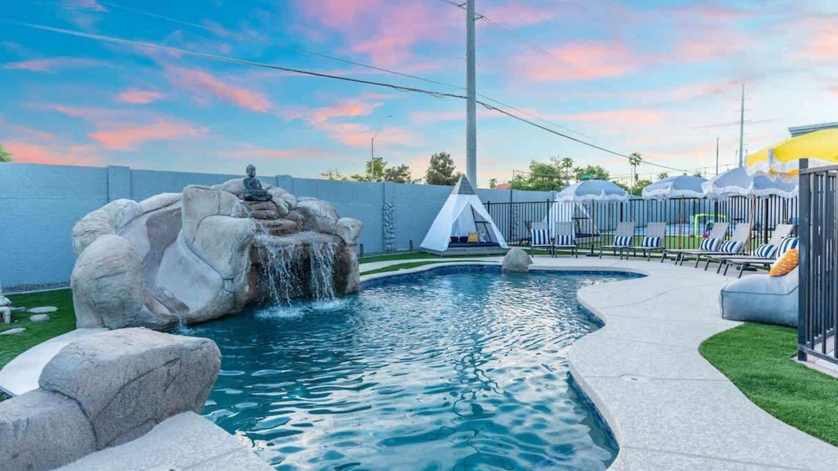 Paradise Valley Village House | Luxe~Pickleball~Heated Pool~Slide~Basketball Court
