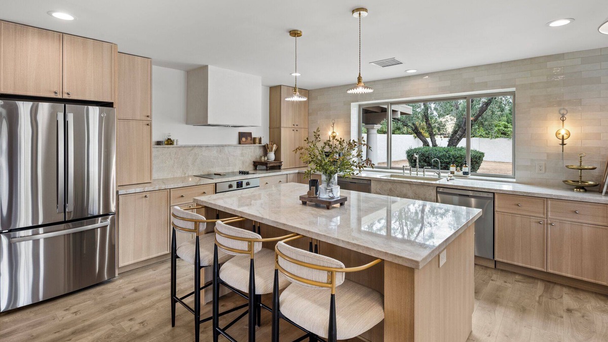 Raskin Estates House | Luxe Retreat: Heated Lazy River, Pickleball, Gym/Spa, 2 Ensuites, 4 Full Baths