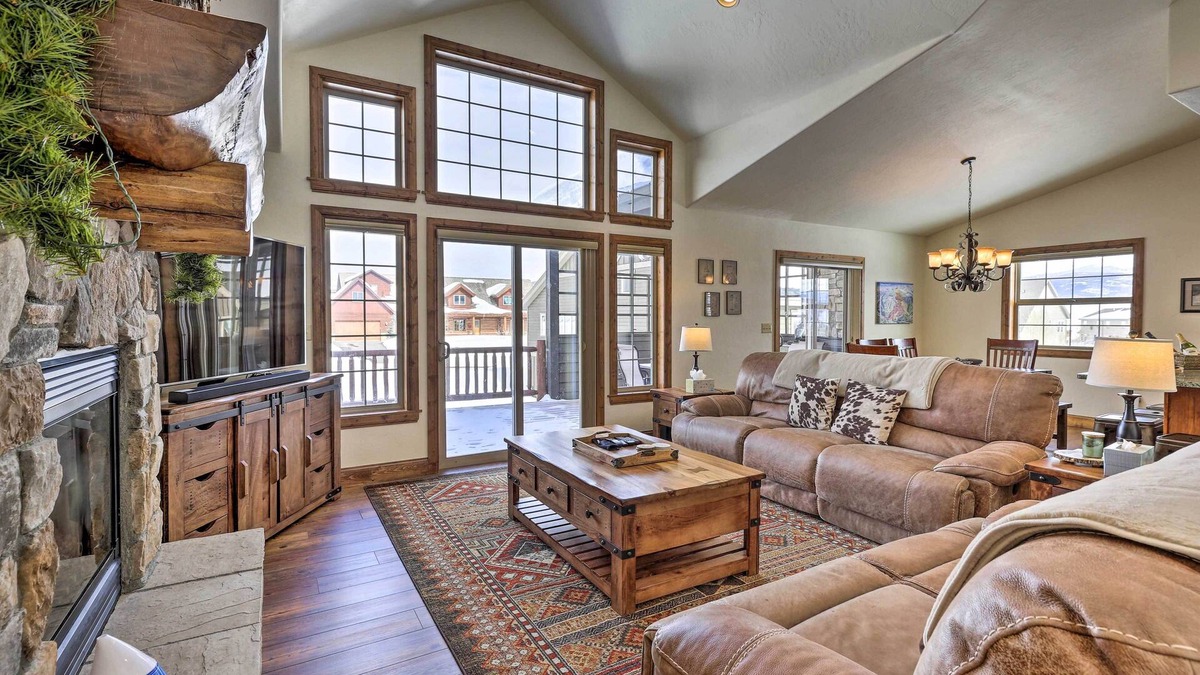 Pole Creek House | Luxe Rocky Mtn Retreat w/Hot Tub - By Winter Park