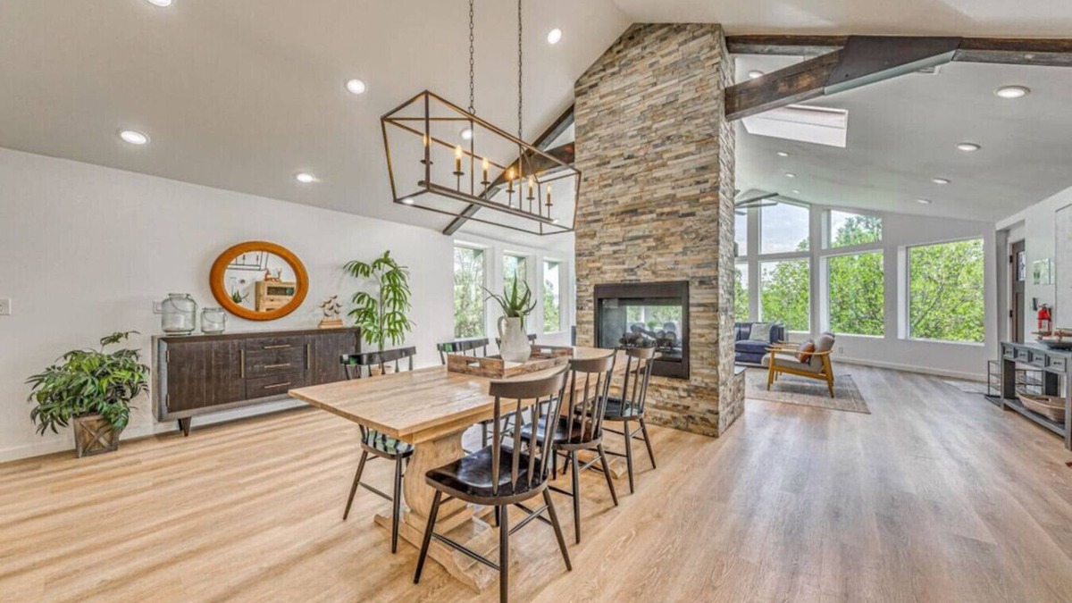 Ruidoso Apartment | Luxe Ruidoso Retreat | Hot Tub & Scenic Views