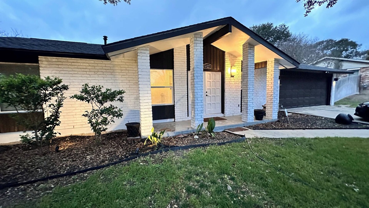 Leon Valley House | Luxe San Antonio Retreat w/Private Pool, Near Major Highways & Top Attractions