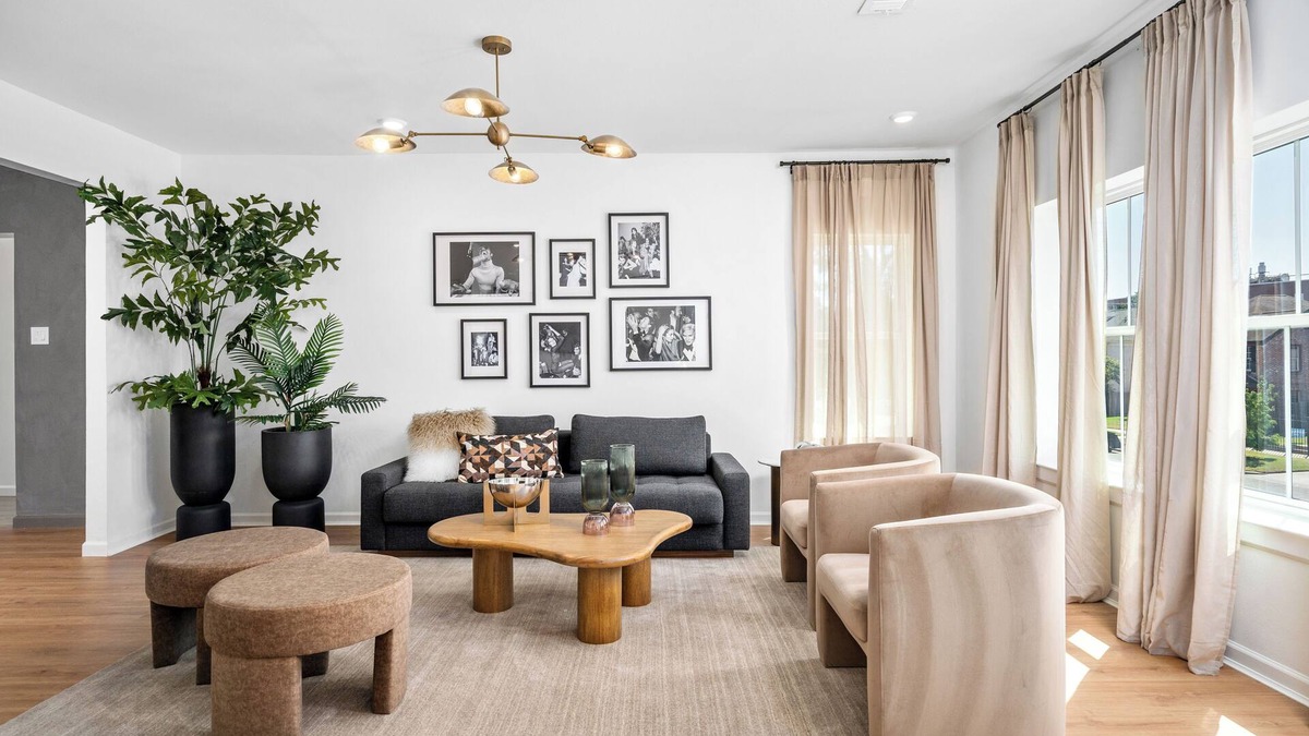 South Central Houston House | Luxe Spa Lounge Gated 4Pkg 2 linked Suites Sleeps 20
