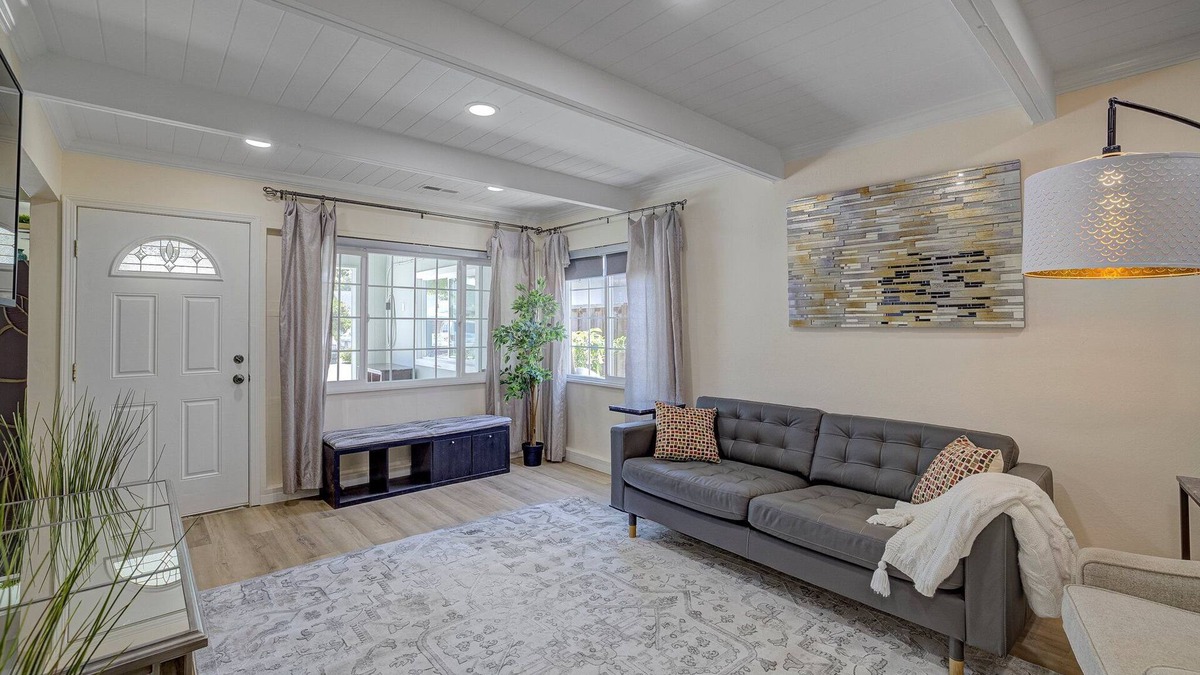 Milpitas House | Luxe Spacious Remodeled House in Silicon Valley