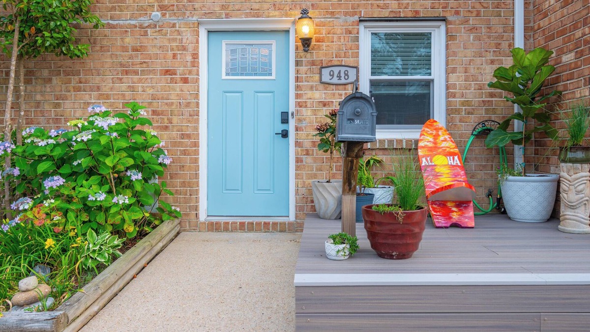 Northeast Virginia Beach House | Luxe Stay @ 948 Coastal Retreat 1 mile to Oceanfront/0.5 to Convention Center