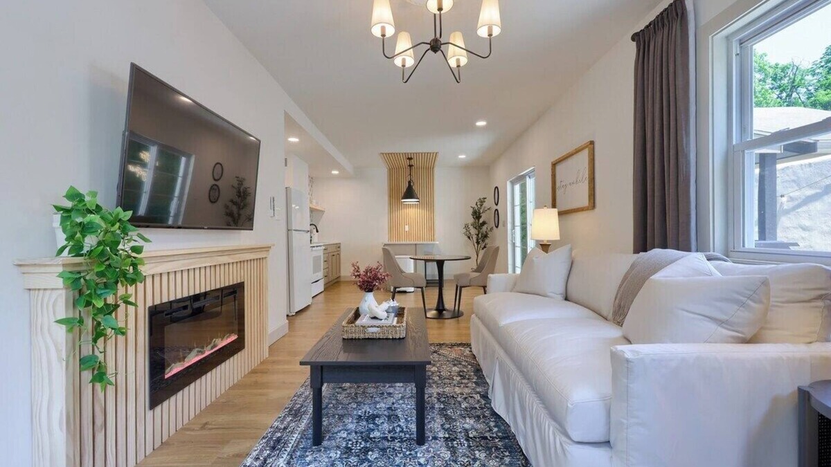 Elizabethtown Apartment | Luxe Stay for Two w/Private Hot Tub & Patio