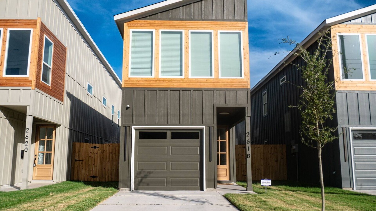 Dallas House | Luxe stay near downtown Dallas with fast Wi-Fi