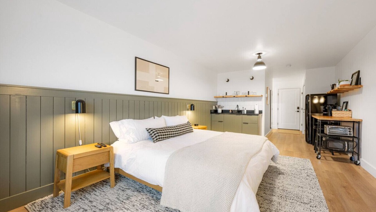 Juneau Apartment | Luxe Studio: Walk to Restaurants and More! 7
