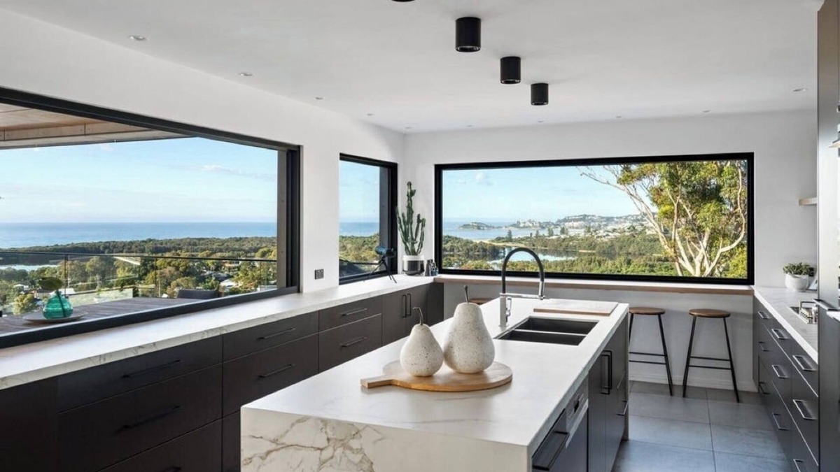 Wamberal House | Luxe Terrigal Beach ocean view