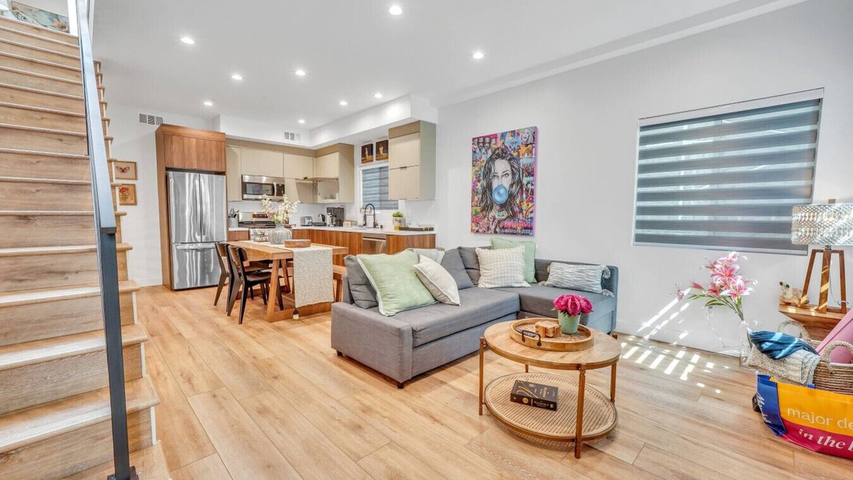 Sherman Oaks House | Luxe Townhome | Newly-Built