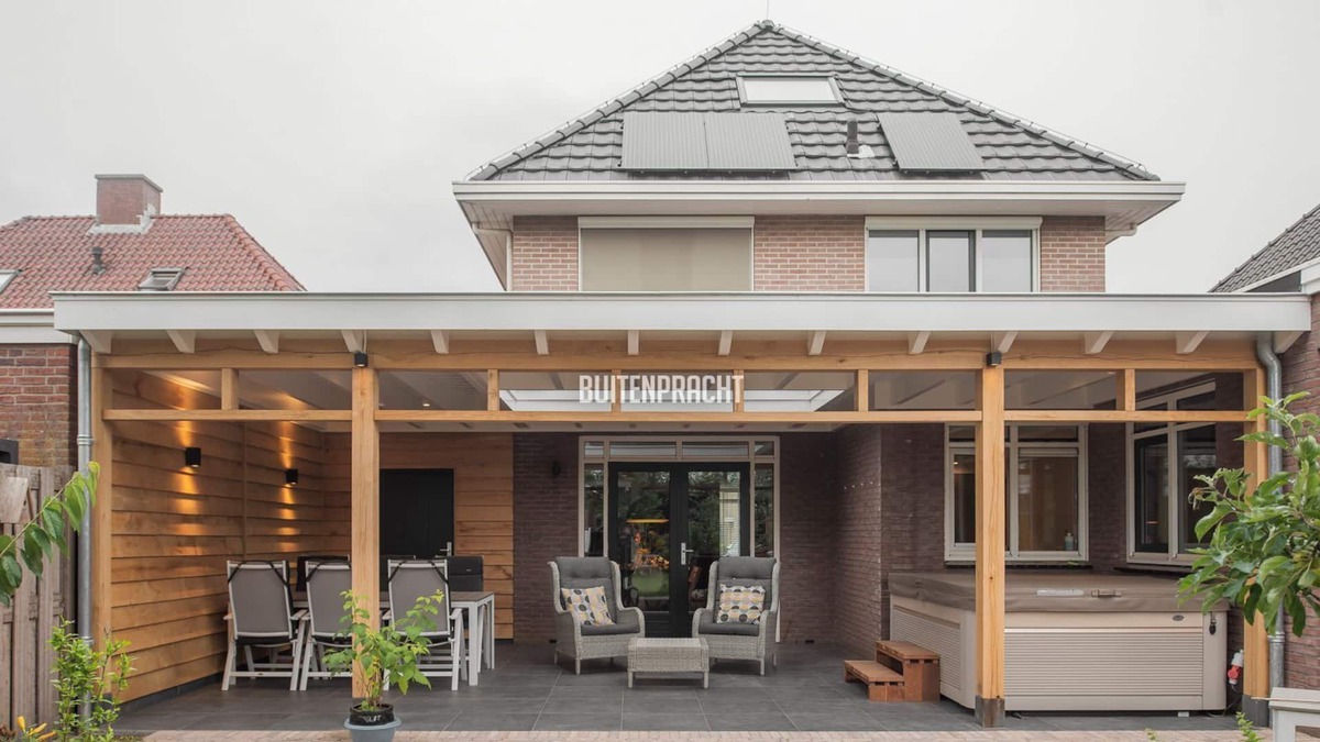 Leidschenveen-Ypenburg House | Luxe villa met jacuzzi in villawijk Den Haag