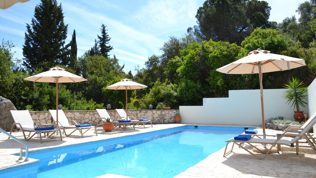 Ellomenos Villa | Luxe Villa met Zwembad, Zeezicht en Veel Privacy