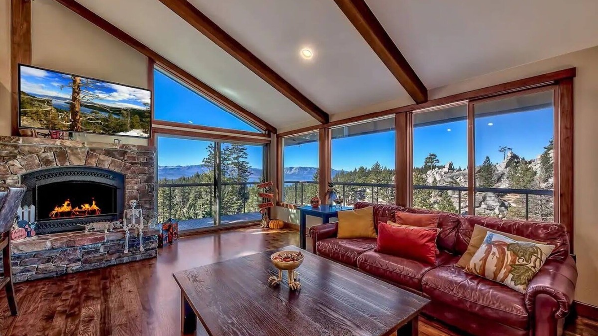 Tahoe Village House | Luxe6 Lakeview Mondern Luxury Estate