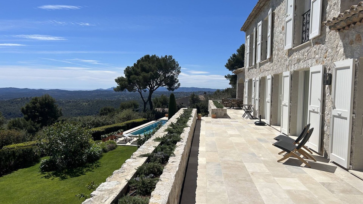 Tourrettes-sur-Loup House | Luxery Stone house with 180˚ Sea views, heated infinity pool, air-con, renovated
