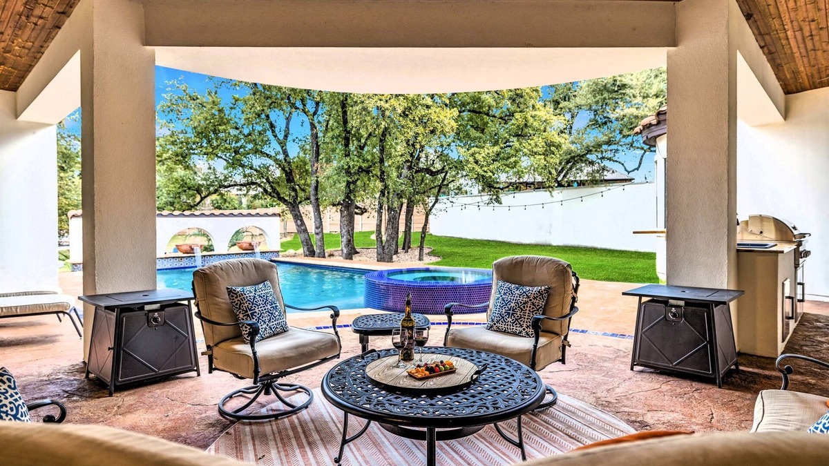 Cedar Park House | LuxGroupFallRetreat | Pool w/Spa | SportCourt | GameRM | Bar | Theater |BBQ