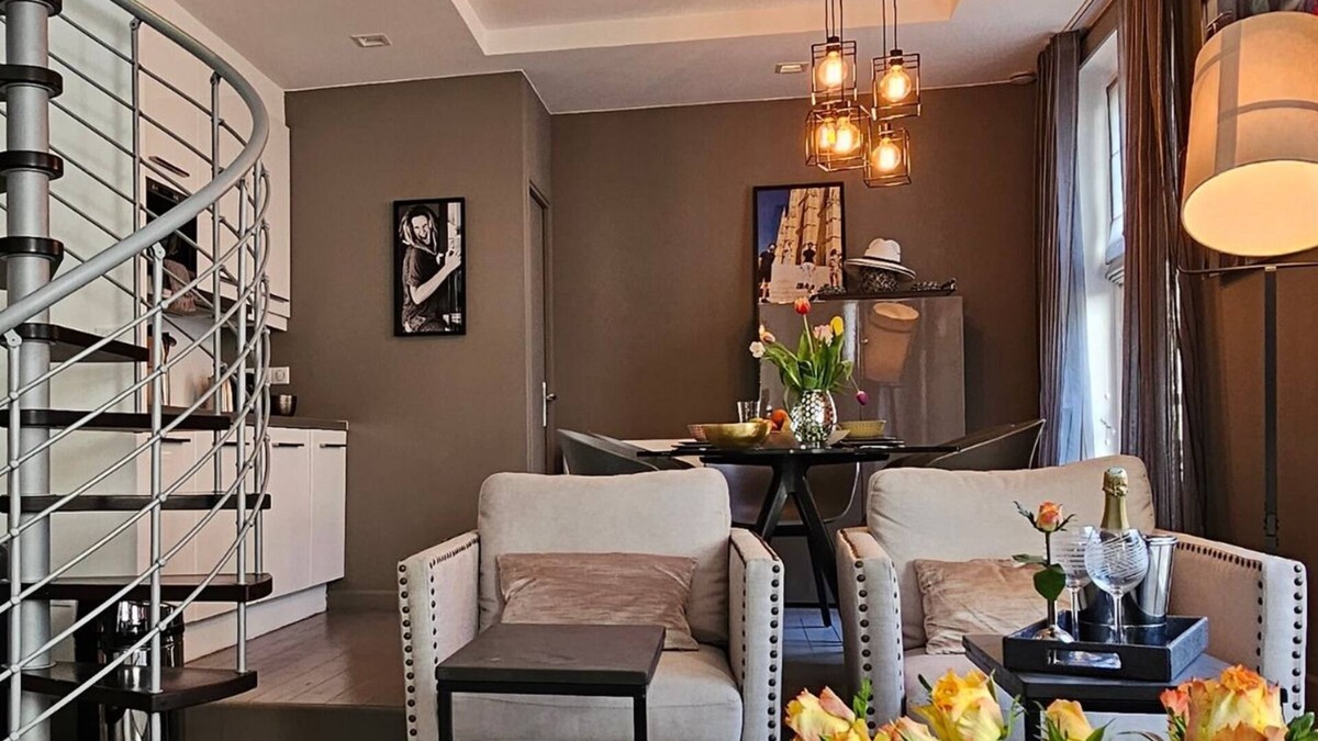 8th Arrondissement Apartment | Luxueux Duplex aux Pieds des Champs-elysées