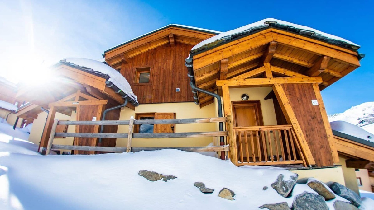 Saint-Francois-Longchamp House | Luxury chalets (8p). 4 bedrooms and 3 bathrooms. In center of Saint François Longchamp ski in & out.